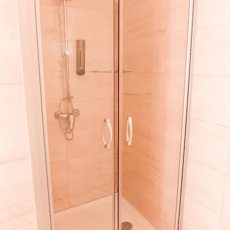 Uso Turistico Ancora De Oro 菲尼斯特雷