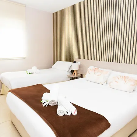 Uso Turistico Ancora De Oro * フィニステレ